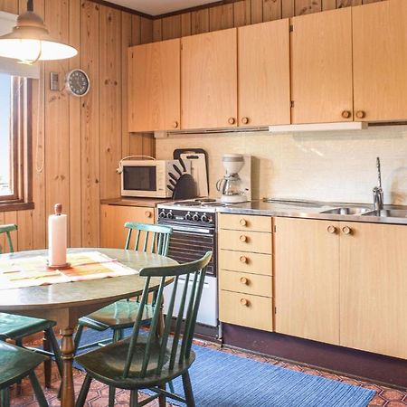 2 Bedroom Lovely Home In Koepingsvik エクステリア 写真